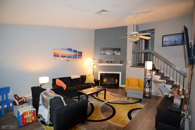 144 Overlook Dr - Photo 1