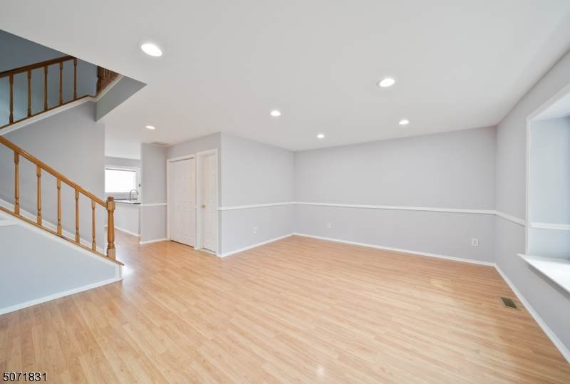 142 Coburn Ln - Photo 1