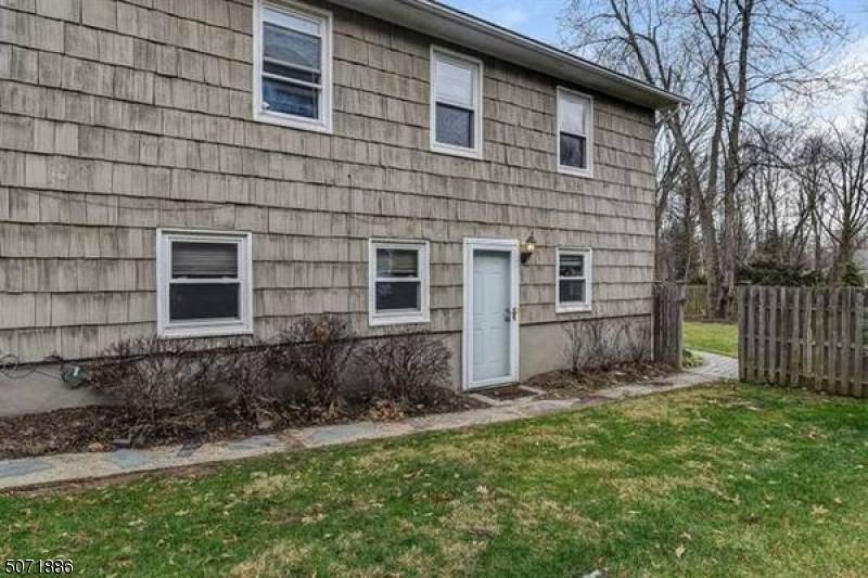 43 Summit Ave - Photo 1
