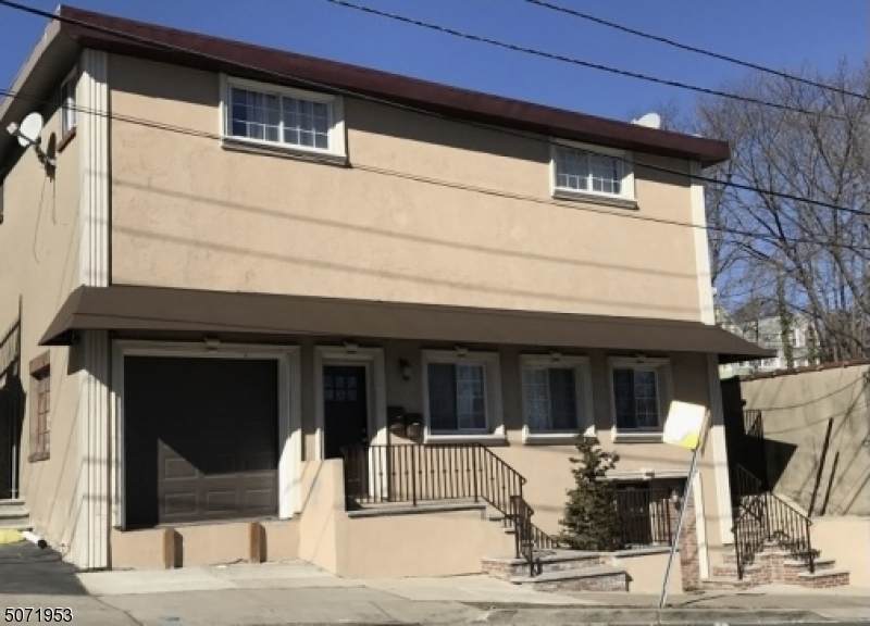 339 N 6th St - Photo 1