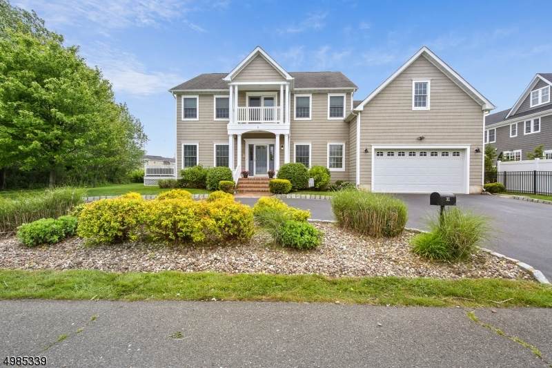 32 Meredith Ct - Photo 1