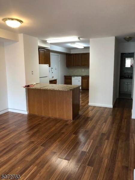 36 Hawthorne Pl - Photo 1