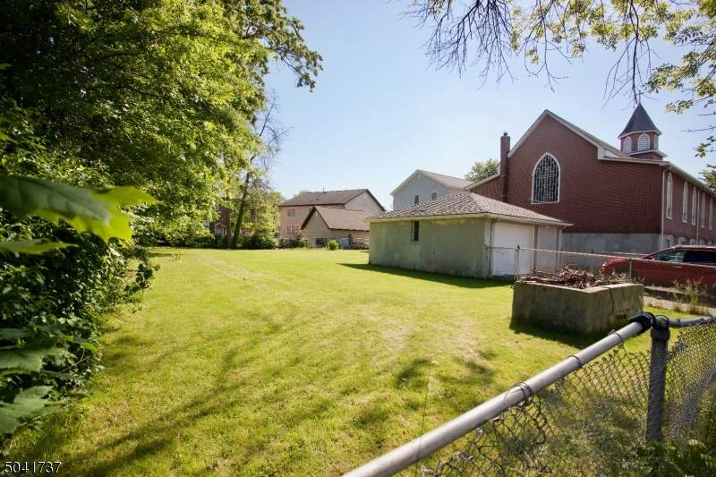 407 Ziegler Ave - Photo 1