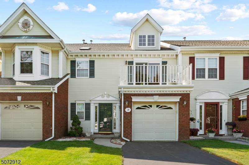 19 Sapphire Ln - Photo 1