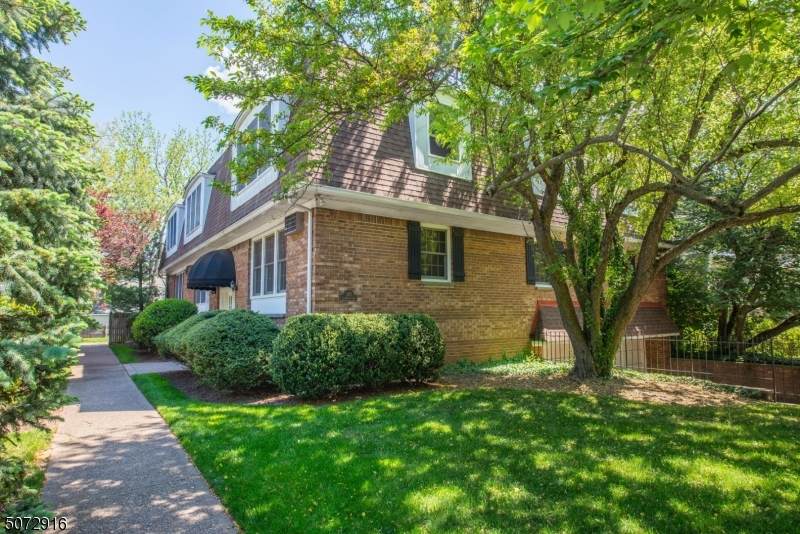 301 Claremont Ave - Photo 1