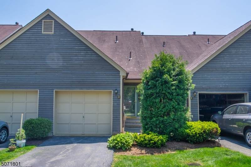 37 Salem Alley - Photo 1