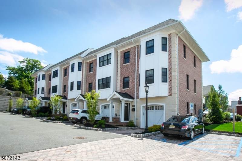 4 Central Ave - Photo 1