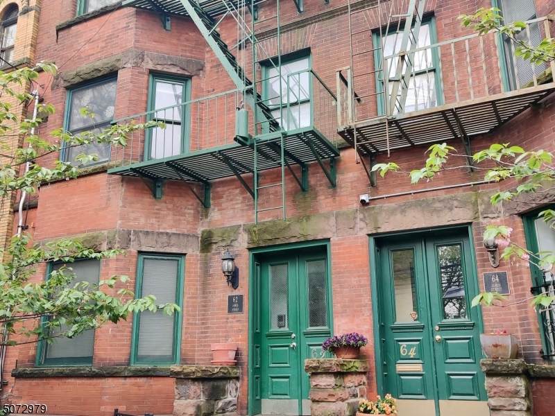 62 James St - Photo 1