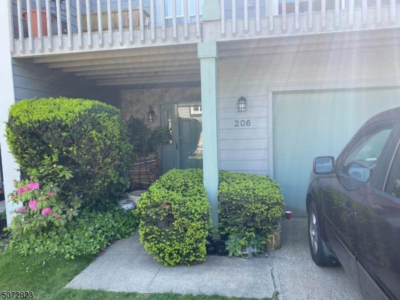 206 Schooner Cir - Photo 1