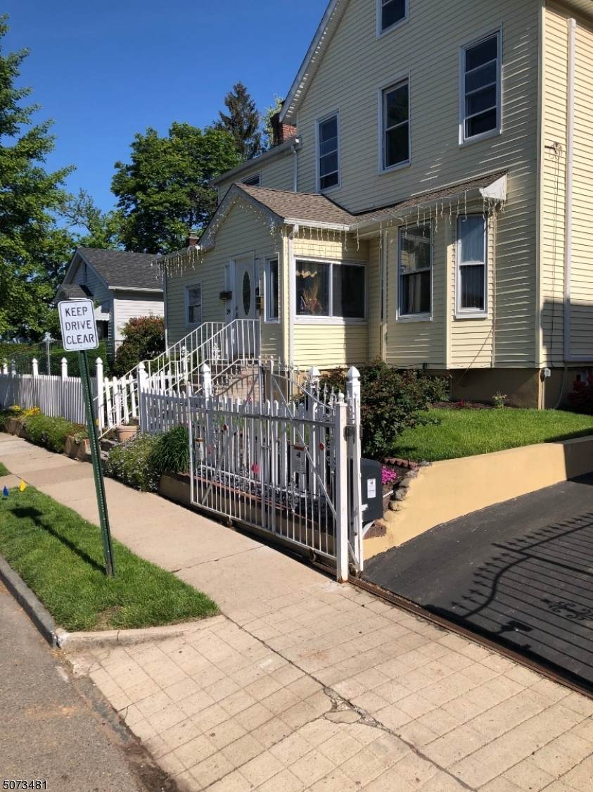 24 Charles St - Photo 1