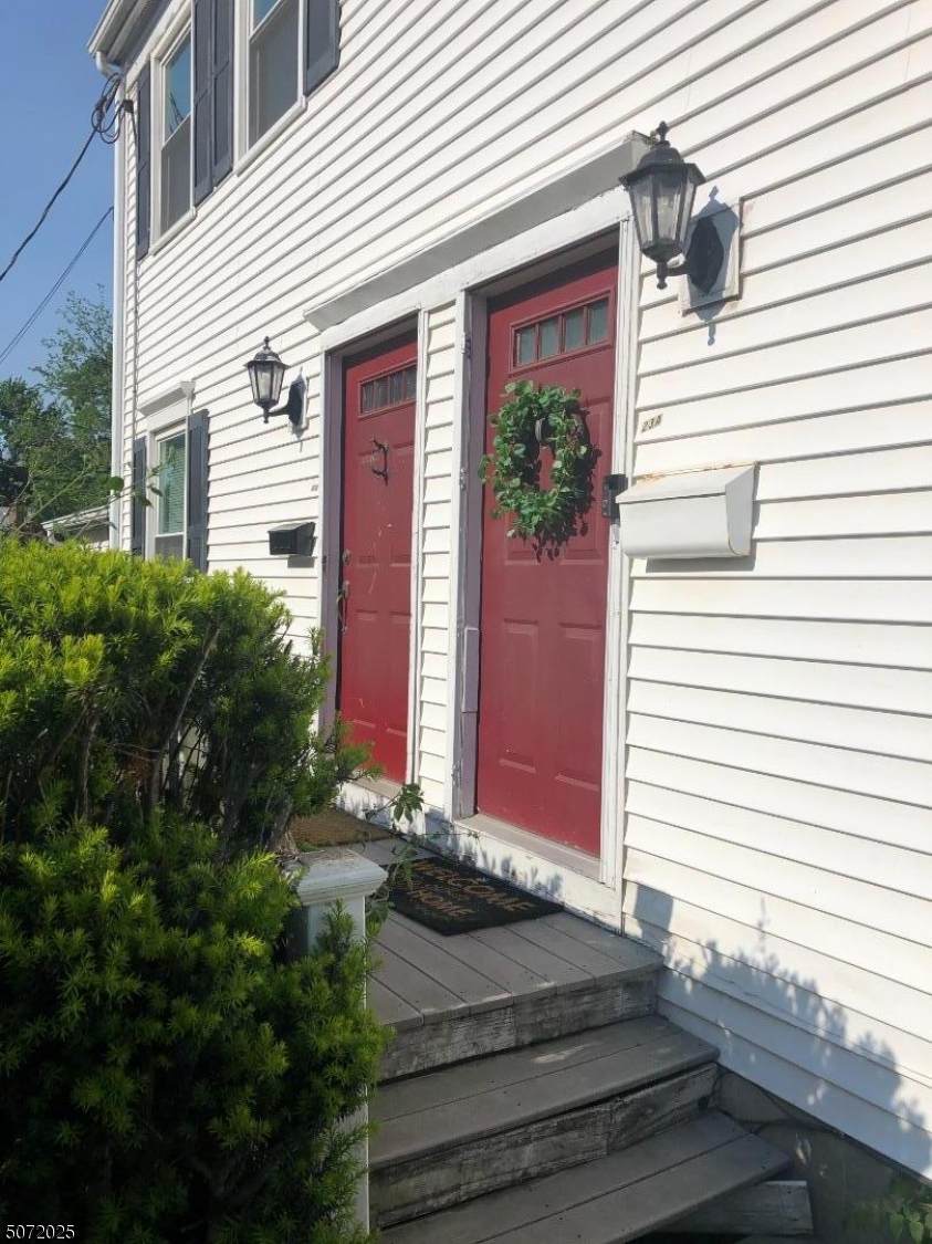 23 Doremus St - Photo 1