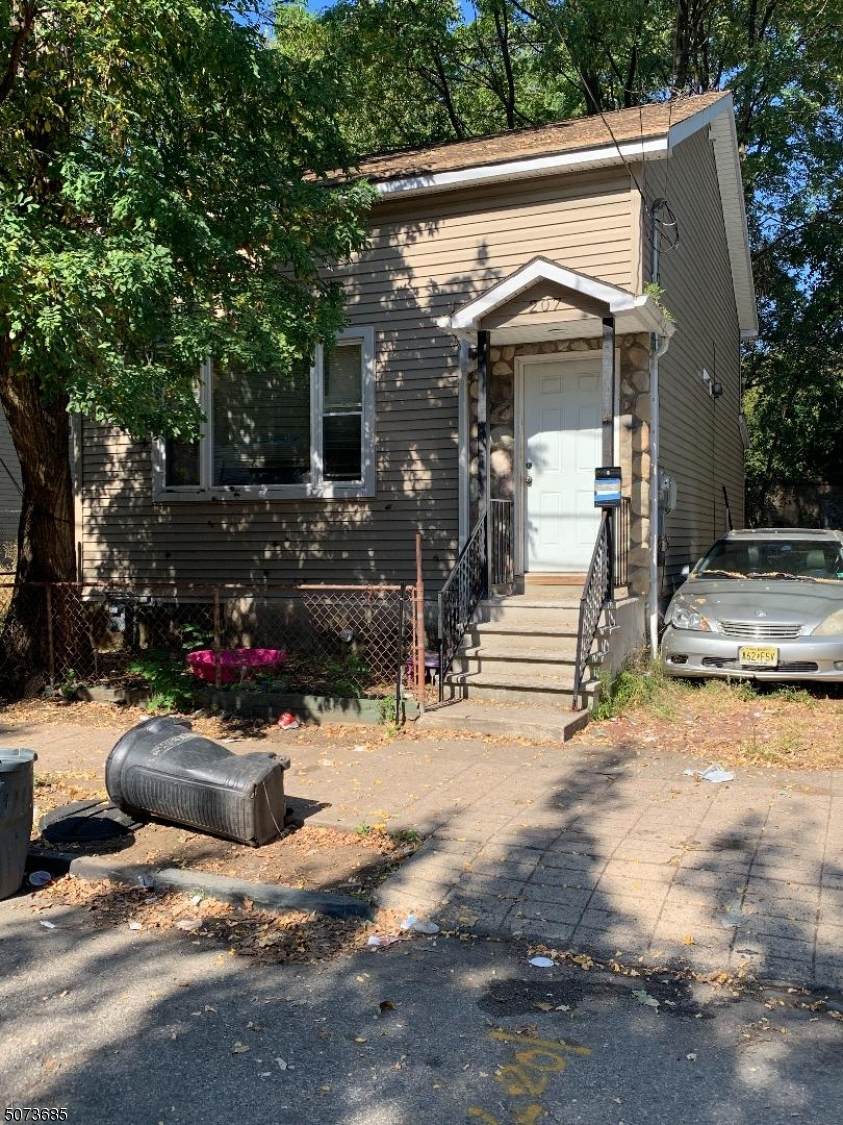 207 N 1st St - Photo 1