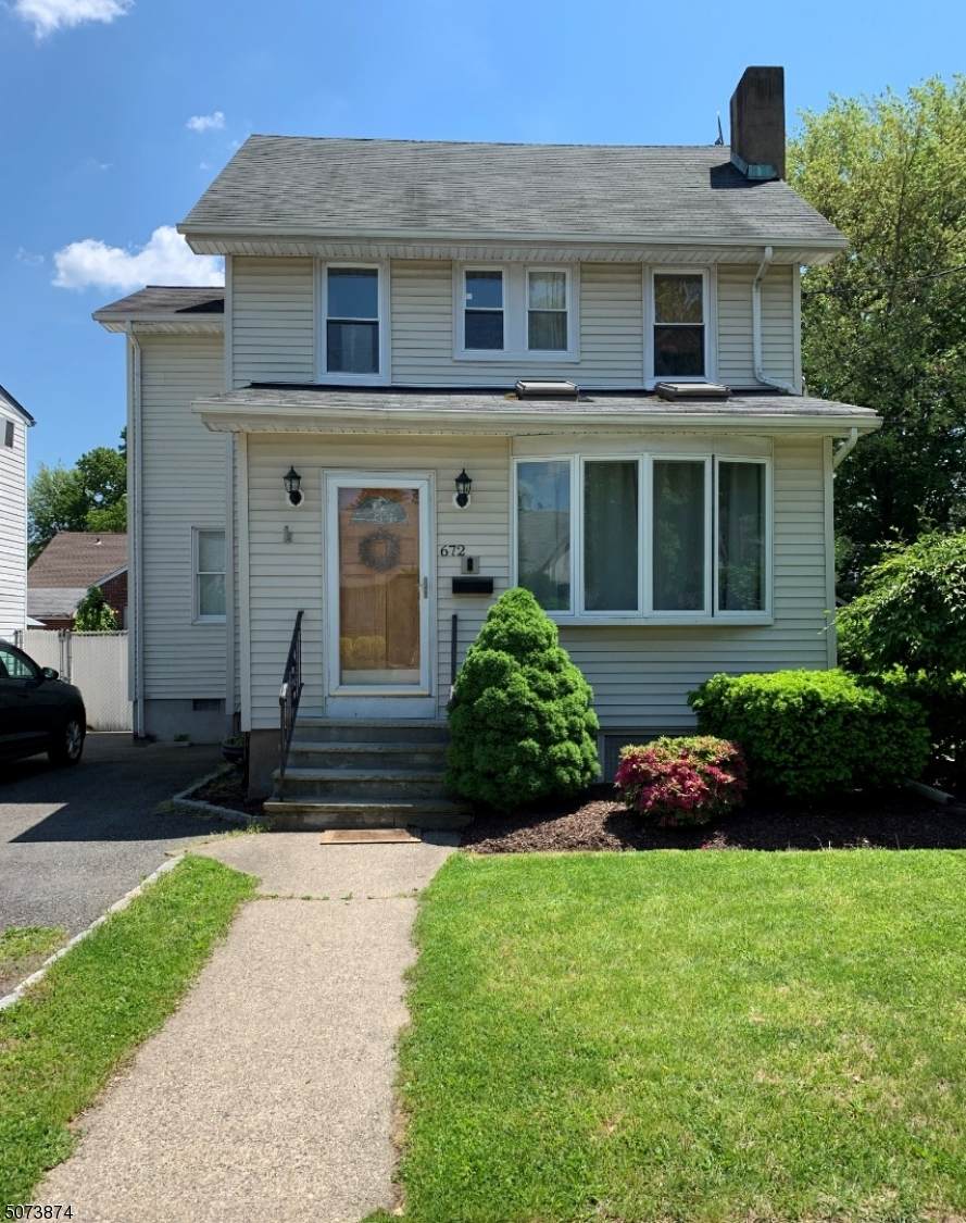 672 Grant Ave - Photo 1
