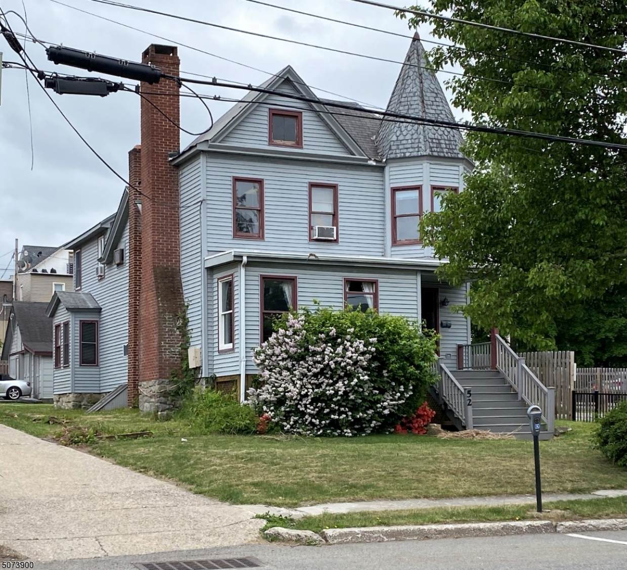 52 Trinity St - Photo 1