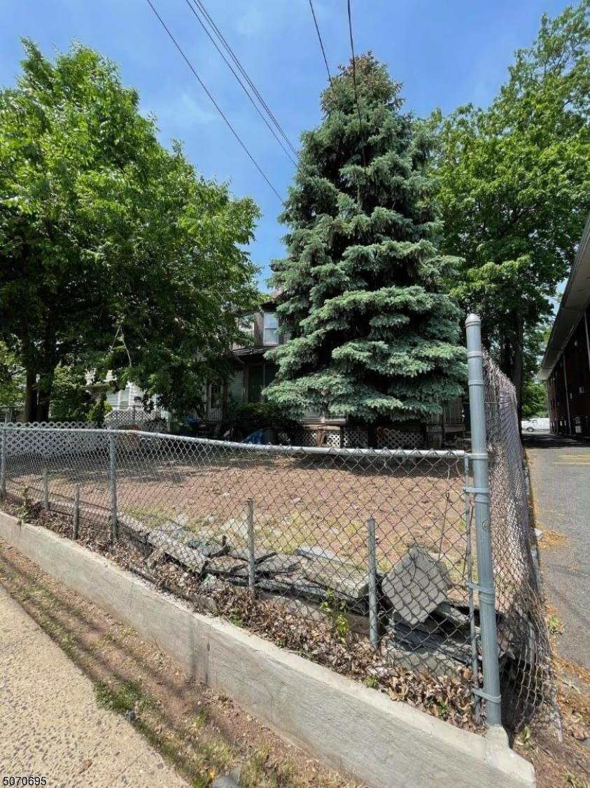 1249 Clinton Pl - Photo 1