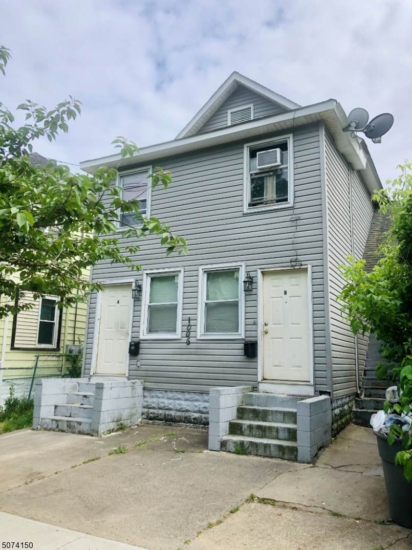 1006 Sewall Ave - Photo 1