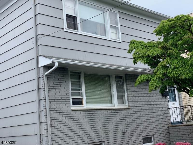 542 Willow Ave - Photo 1
