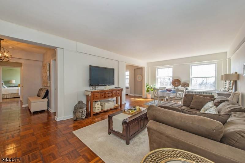 10 Crestmont Rd Unit 2L - Photo 1