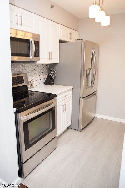 300 Main St - Photo 1