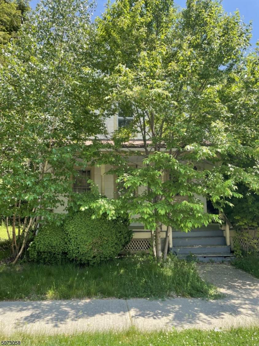 150 Princeton Ave - Photo 1