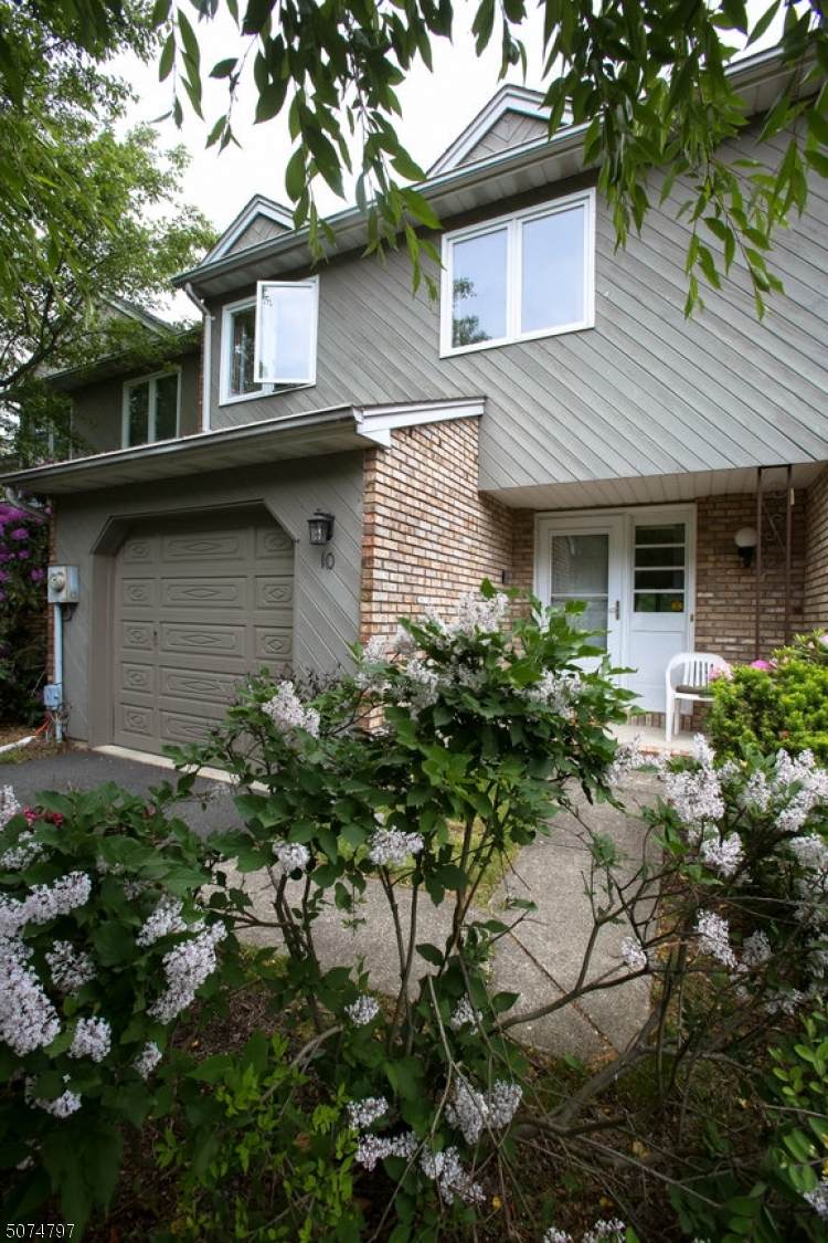 10 Guilford Ct - Photo 1