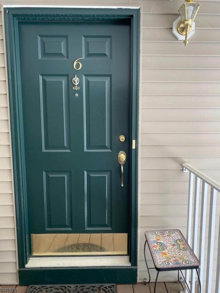 6 Woodcrest Ln - Photo 1