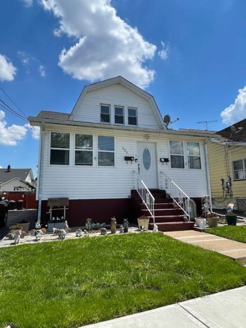 605 Hubbard Ave - Photo 1