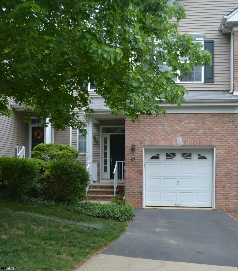 125 Hoover Ave - Photo 1