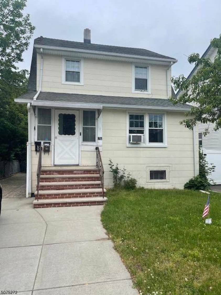 76 Franklin Pl - Photo 1