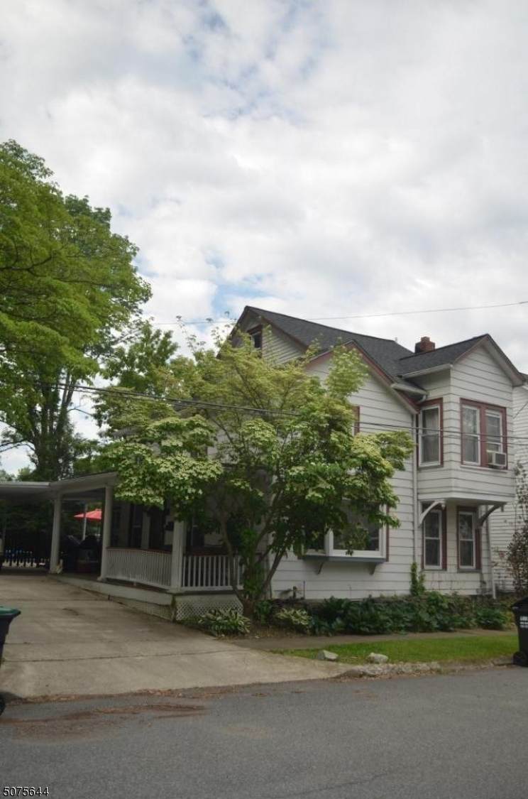 60 Front St - Photo 1