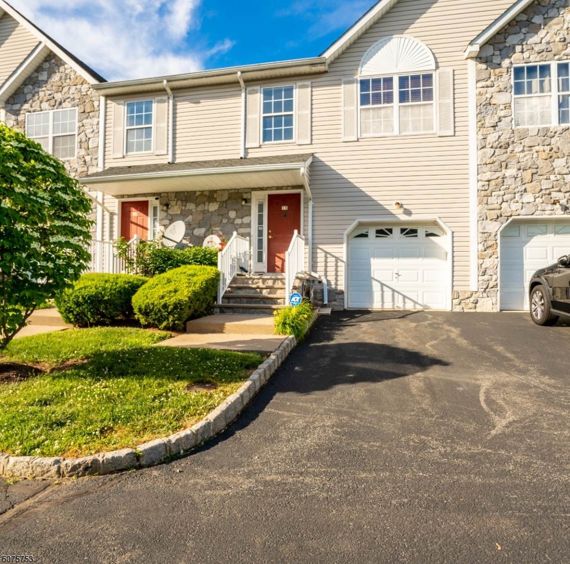 15 Edith Pl - Photo 1