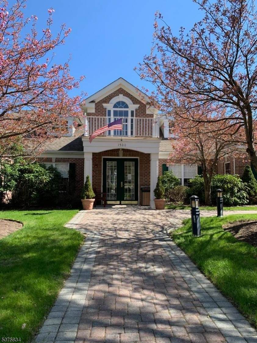 908 Four Seasons Dr - Photo 1
