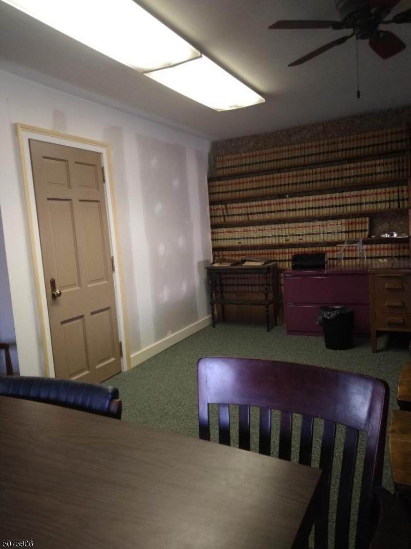 112 Broad St - Photo 1