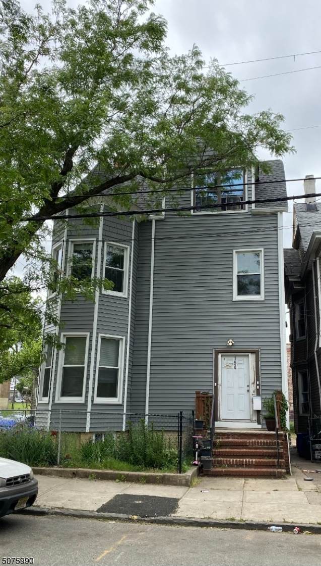 184 3rd St - Photo 1