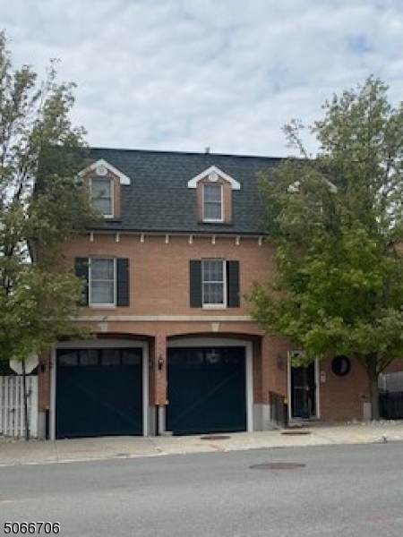 140 Speedwell Ave - Photo 1