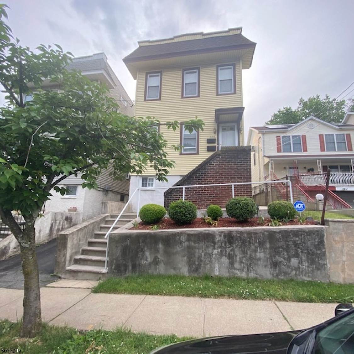 135 Watchung Ave - Photo 1