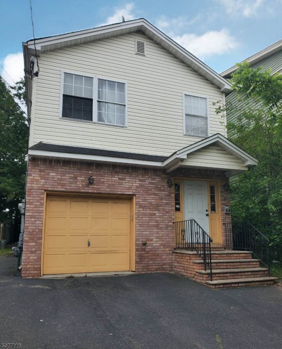 968 Grove St - Photo 1