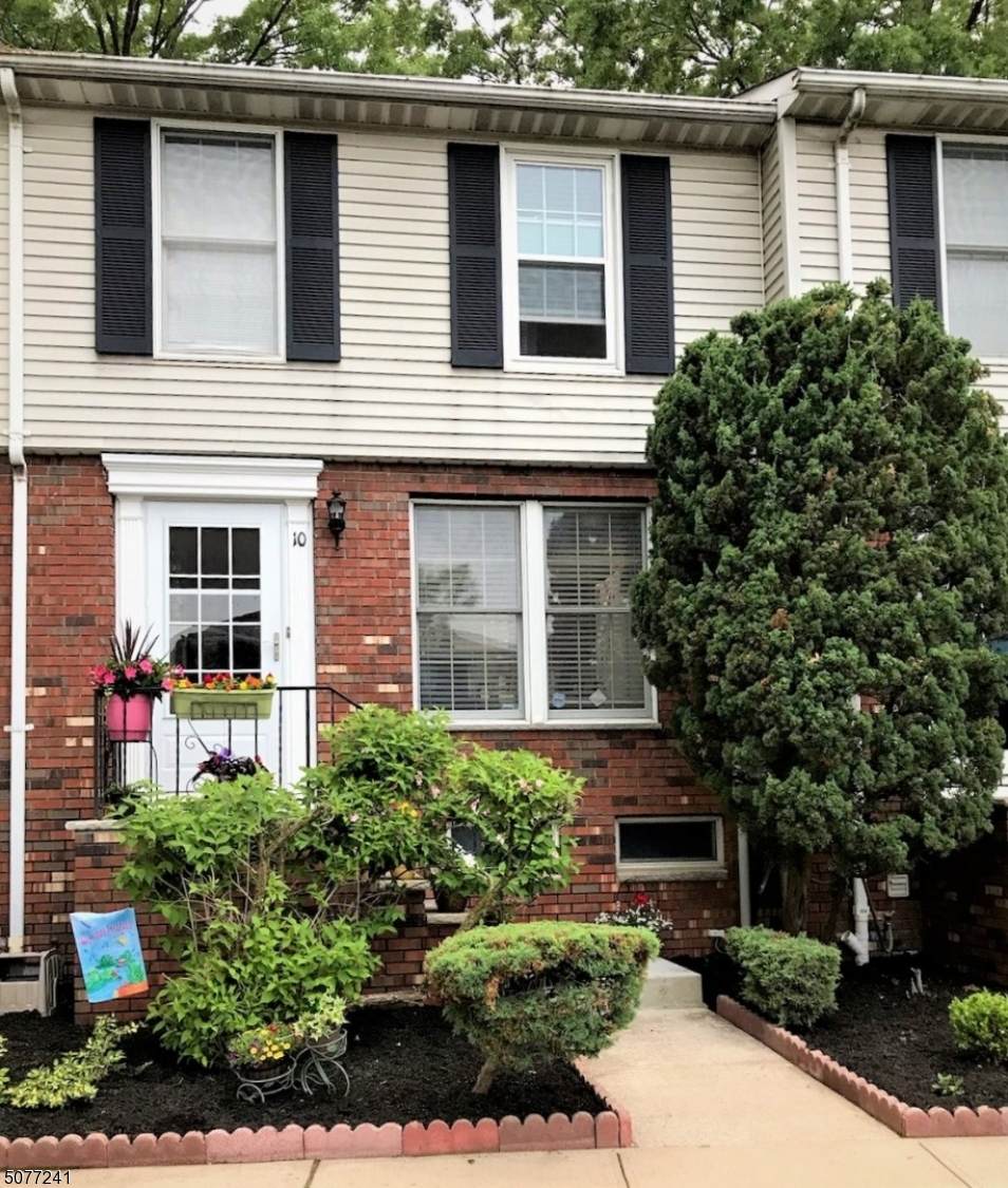 365 E Grand Ave - Photo 1