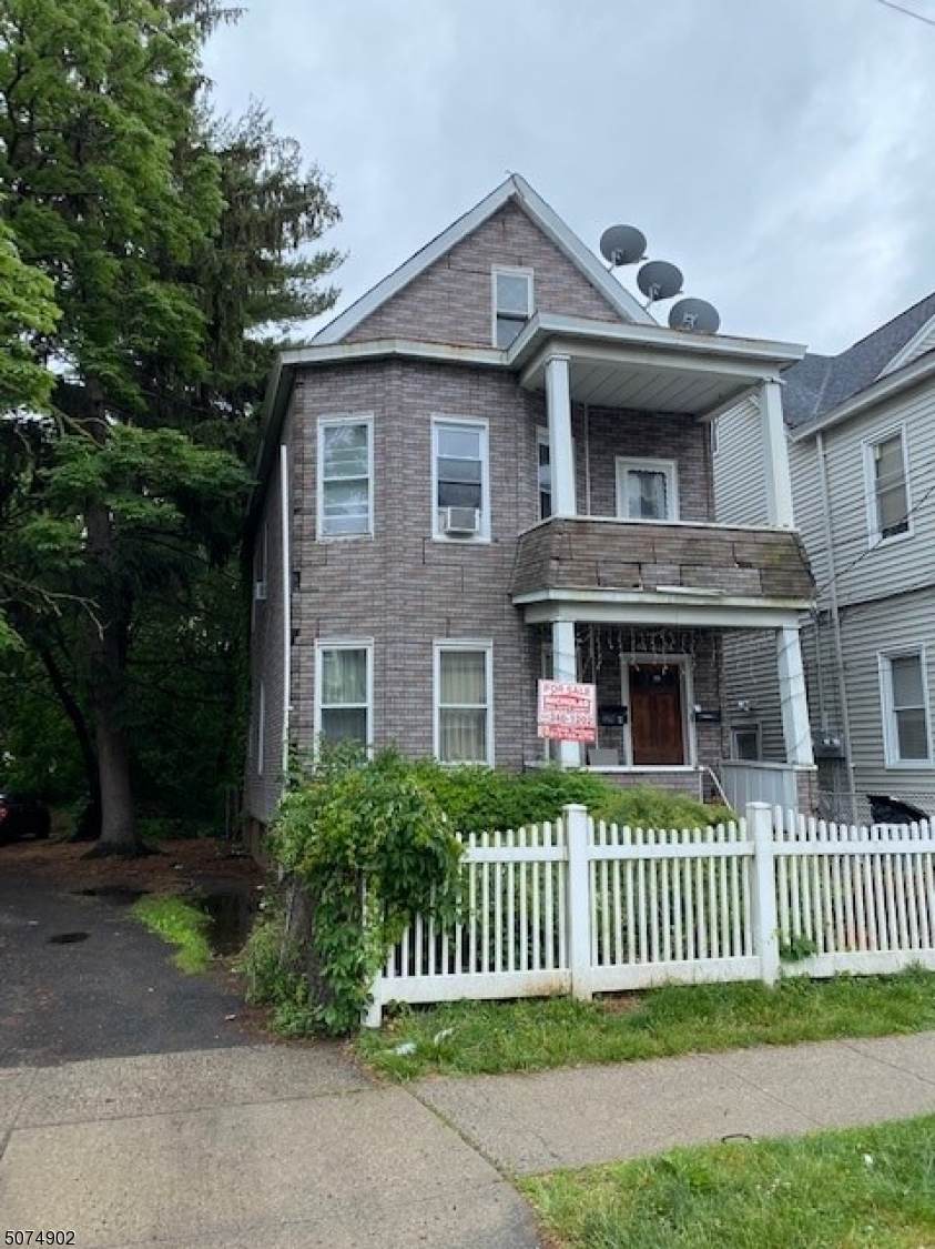 161 Lake Ave - Photo 1