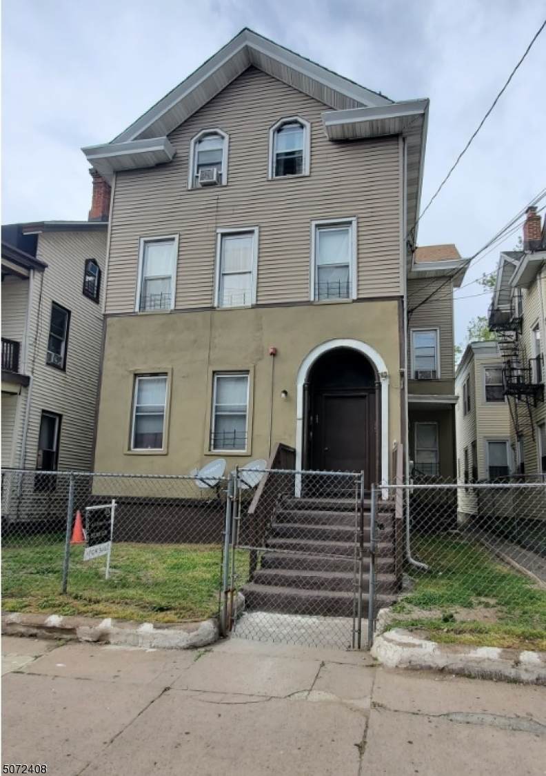 247 Hamilton Ave - Photo 1