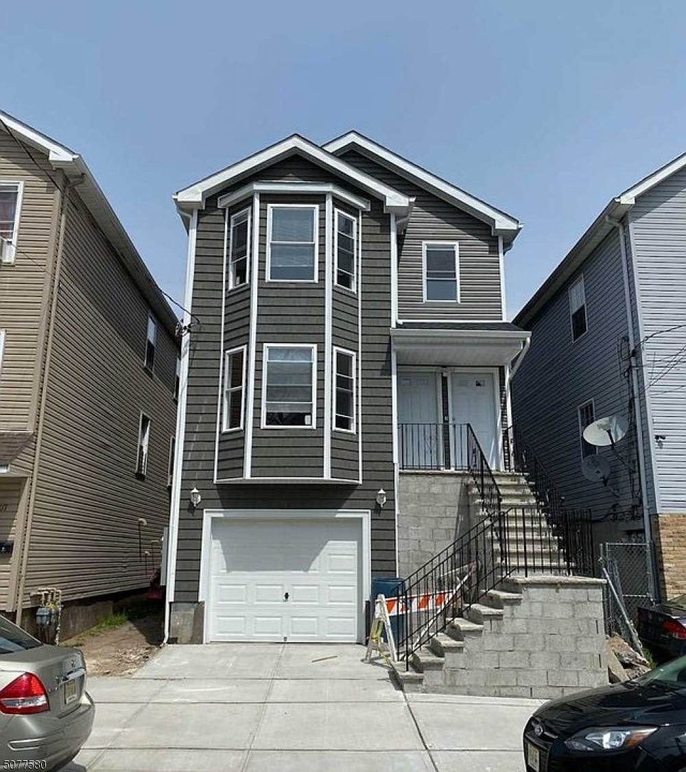 109 Godwin Ave - Photo 1