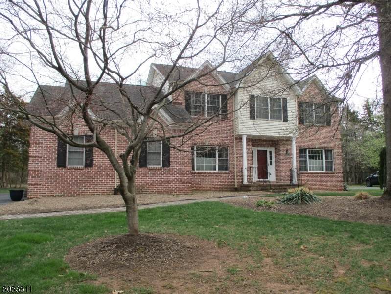 136 Linden Dr - Photo 1