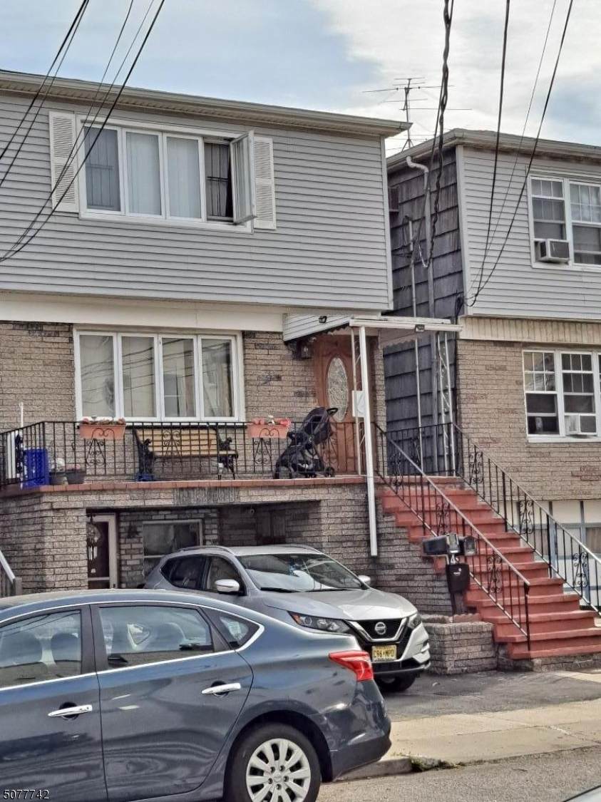 4 E 10th St - Photo 1