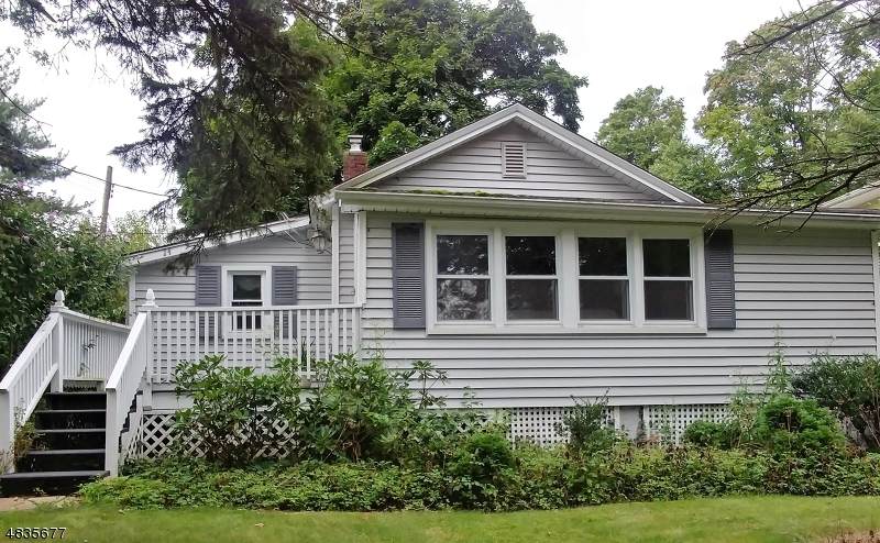 24 Hillside Ter - Photo 1