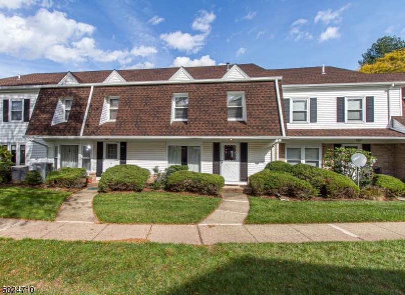 10 Eastham - Photo 1