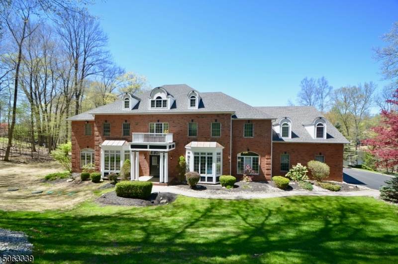 17 Douglas Dr - Photo 1