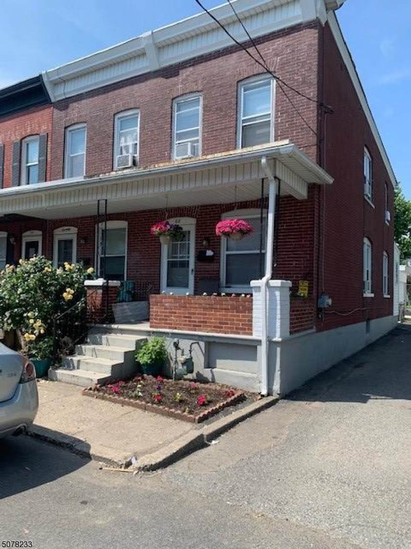 68 Schultz Ave - Photo 1