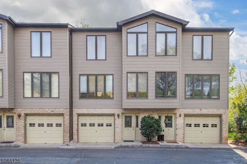 100 E Passaic Ave - Photo 1