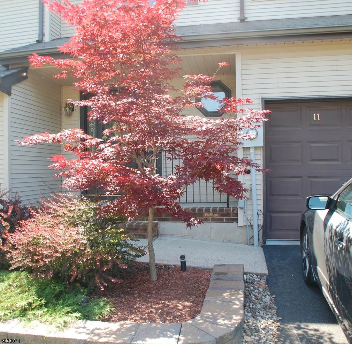 11 Elm Ter - Photo 1