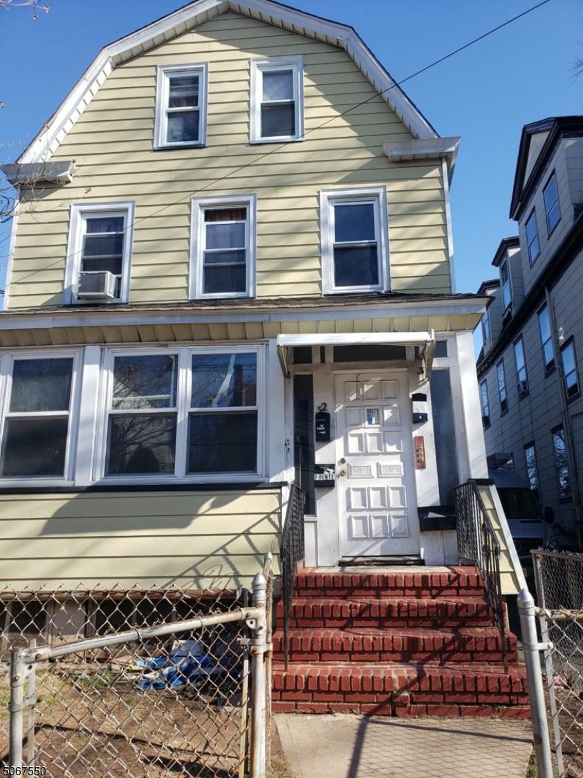 32 40th St - Photo 1